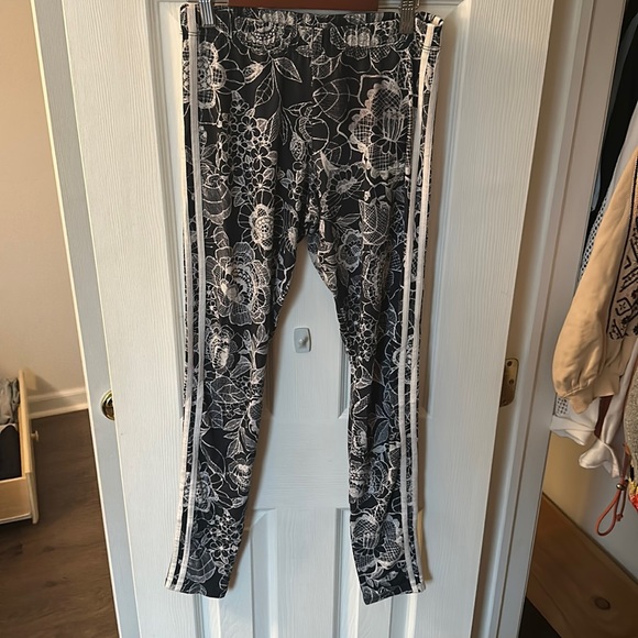 adidas Originals Pants - Rare adidas floral legging